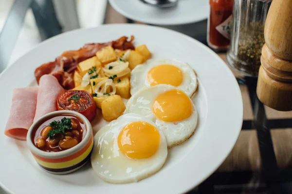 Breakfast set on the dish — Stock Photo, Image