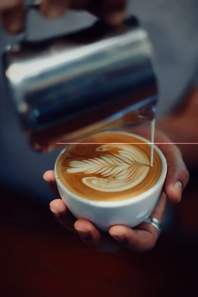 Káva latte art v kavárně — Stock fotografie