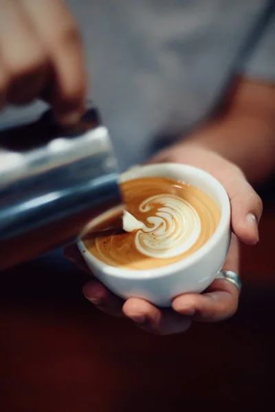 Café latte art dans le café — Photo