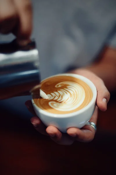 Café arte latte no café — Fotografia de Stock