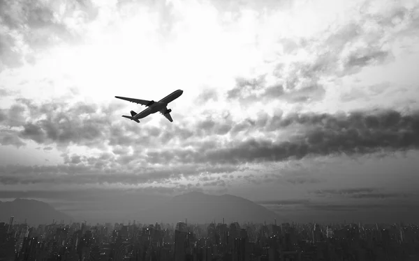 Avião voando sobre a cidade eo nascer do sol praia 3d renderização — Fotografia de Stock