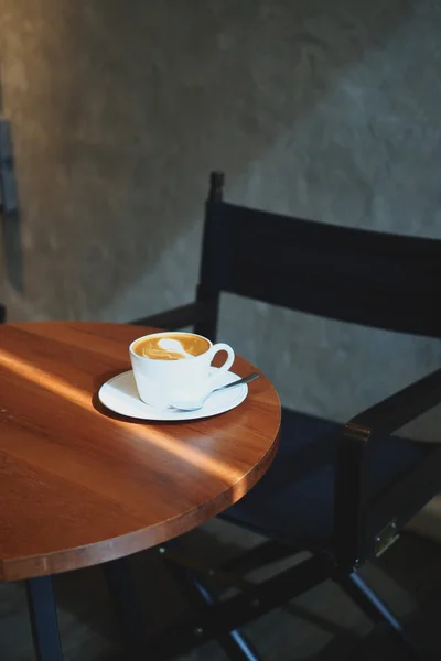 Taza de café en la cafetería — Foto de Stock