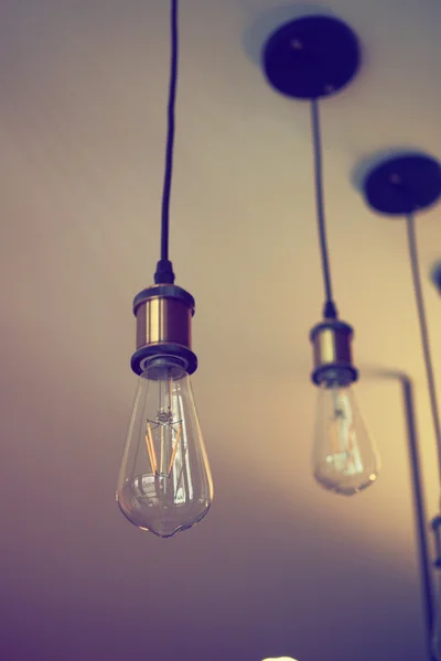 Lampe vintage dans un café — Photo