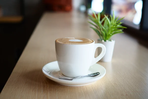 Taza de café en la cafetería — Foto de Stock