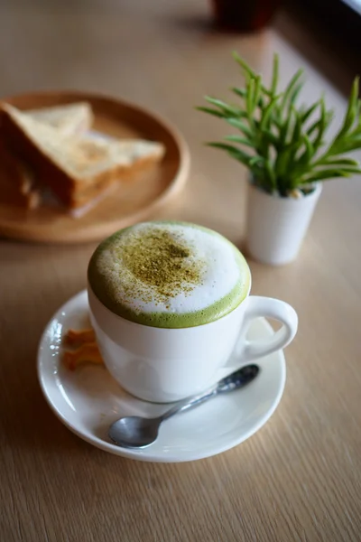 Thé vert latte art — Photo