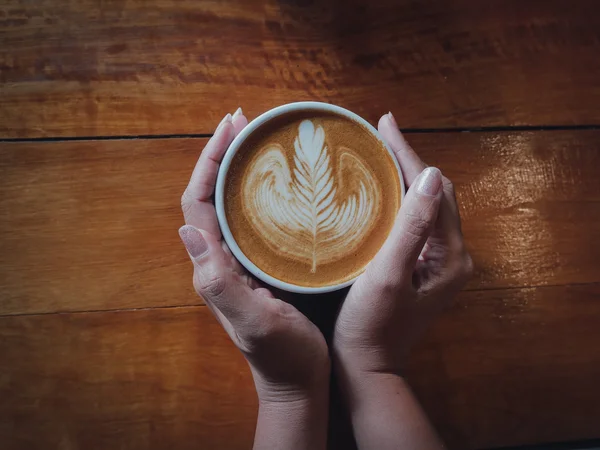 Káva latte art v kavárně — Stock fotografie