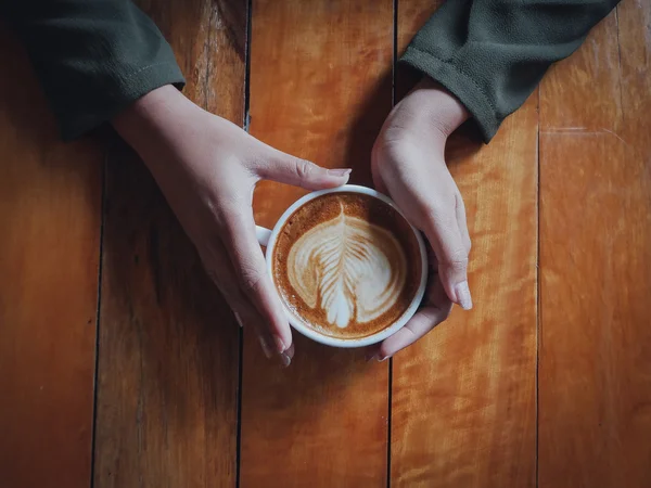 Káva latte art v kavárně — Stock fotografie