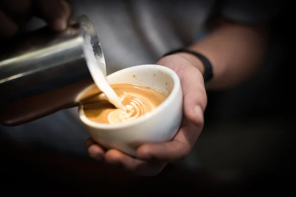 Comment faire du café Latte art — Photo