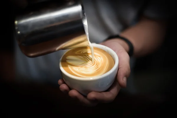 Comment faire du café Latte art — Photo
