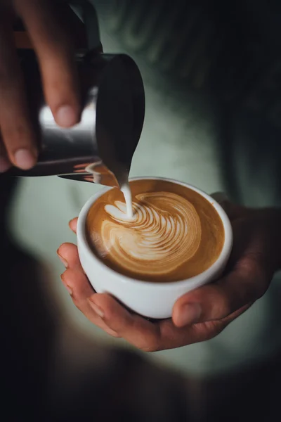 Hoe maak je koffie latte art — Stockfoto