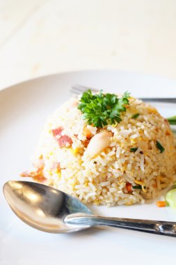 pastırmalı kızarmış pilav 