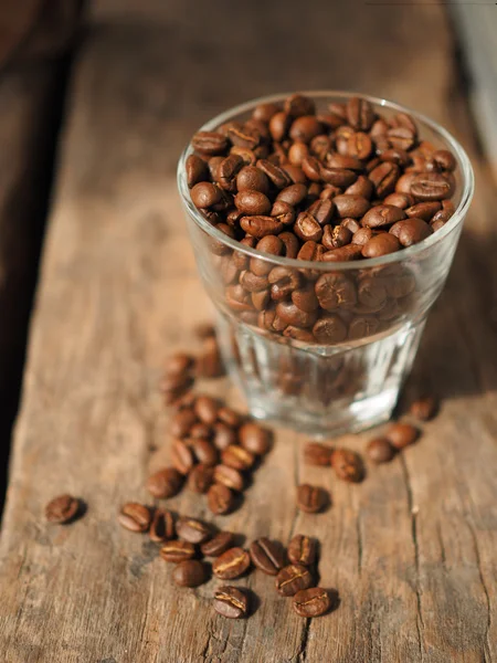 Coffee bean on the cups vintage color tone — Stock Photo, Image