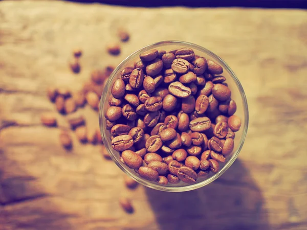 Kaffe bean på koppar vintage färgtonen — Stockfoto