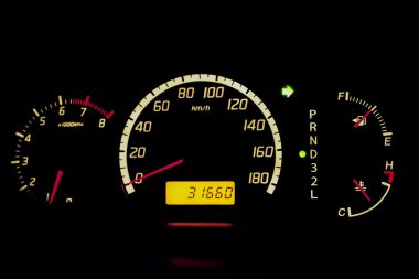 bir araba için pano ölçüm cihazları