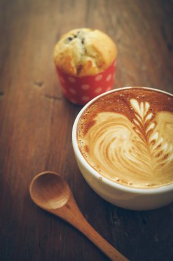 fincan kahve latte sanat ahşap masa