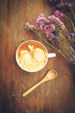 fincan kahve latte sanat ahşap masa