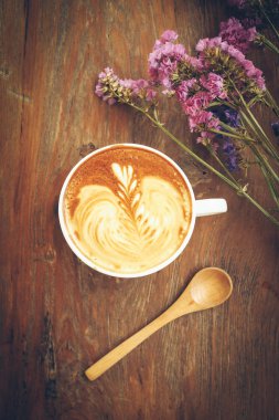 fincan kahve latte sanat ahşap masa