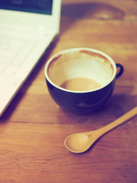 Cup of coffee latte art on the wood desk — Stock Photo, Image