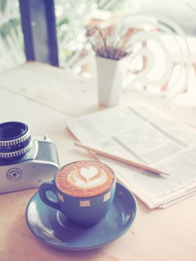 Kahve bir fincan kahve dükkanı vintage renk tonu tarzı