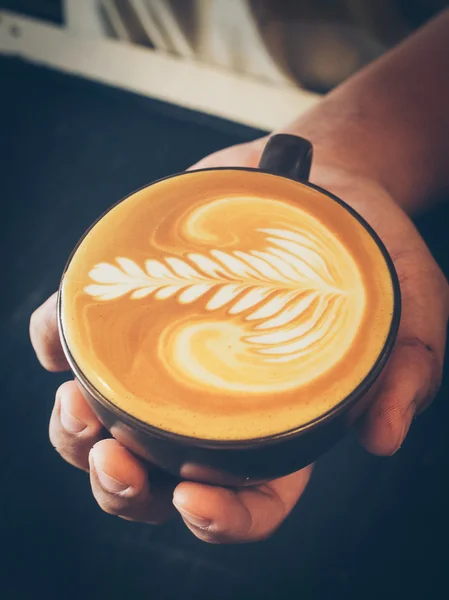 Filiżankę kawy w kawiarni kolor vintage dźwięk stylu — Zdjęcie stockowe