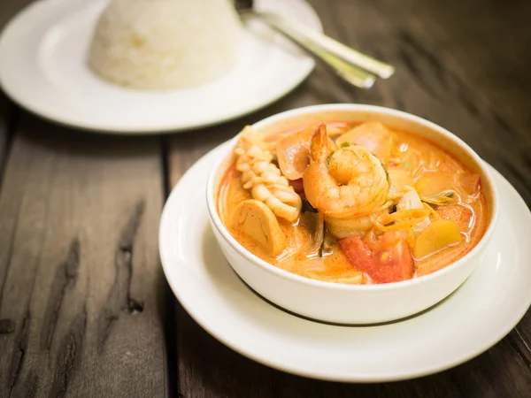 Cibo tailandese Tom yum frutti di mare — Foto Stock