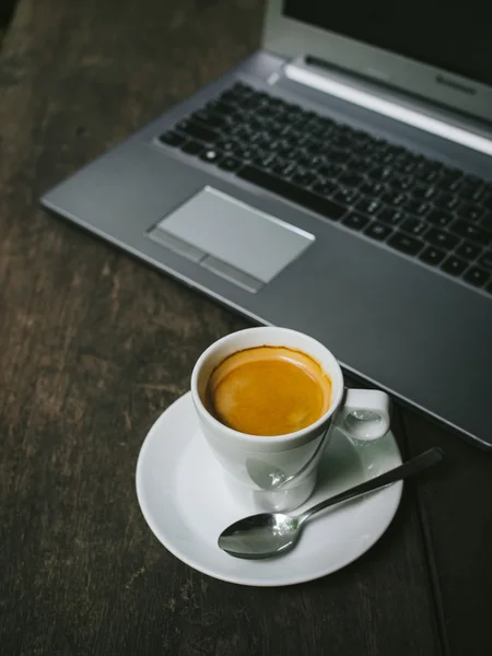 Cup of coffee latte on the wood texture — Stock Photo, Image