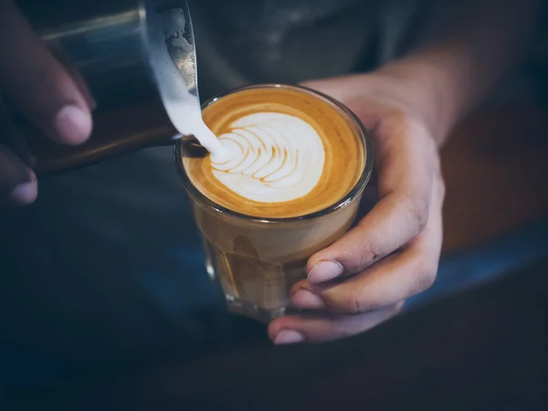 Come fare il caffè Latte arte — Foto Stock