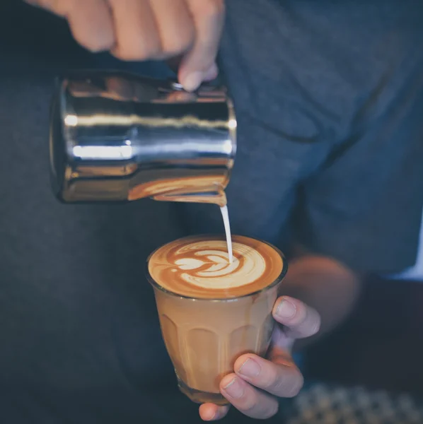 Egy csésze kávé latte art — Stock Fotó