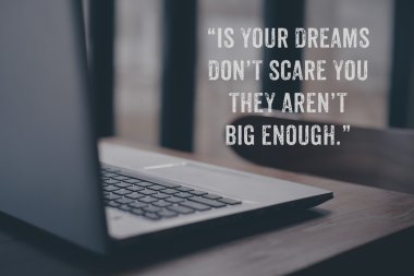 bilgisayar dizüstü ahşap masa