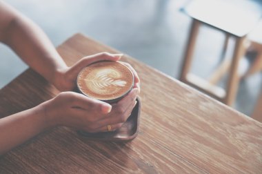 nasıl vintage renk tonuyla kahve latte sanat yapmak