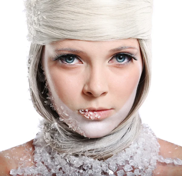 Schöne Frau mit hellem Make-up isoliert auf weißem Hintergrund. Fantasie-Mädchenporträt. Wintermärchen-Porträt. lange Haare. schöne Schneekönigin Stockbild