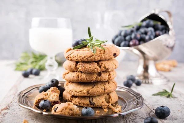 Chocolade chip en bosbessen koekjes — Stockfoto