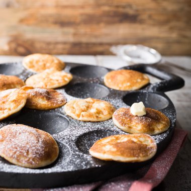 poffertjes adı verilen Hollandalı mini krep