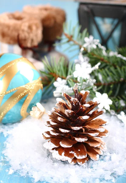 Composição de Natal com pinecone — Fotografia de Stock