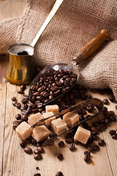 The ingredients and utensils for making coffee — Stock Photo, Image