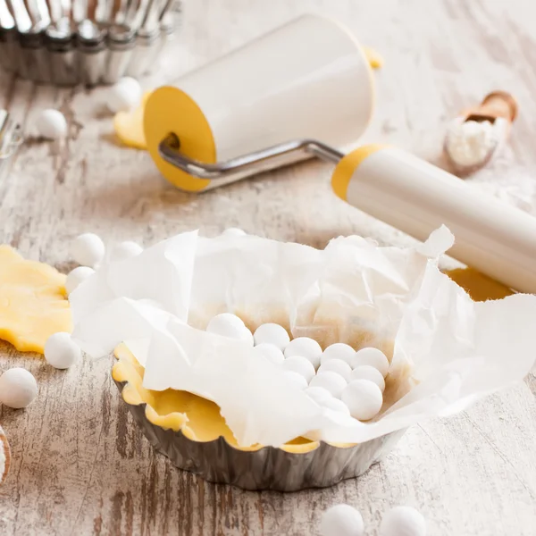 Ingrediënten voor deeg bodem voor taartje. — Stockfoto