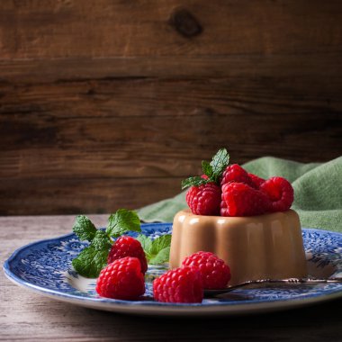İtalyan tatlı kahve panna cotta