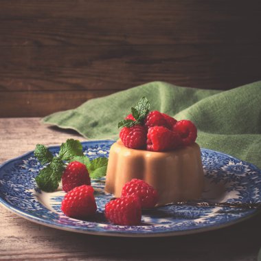 İtalyan tatlı kahve panna cotta