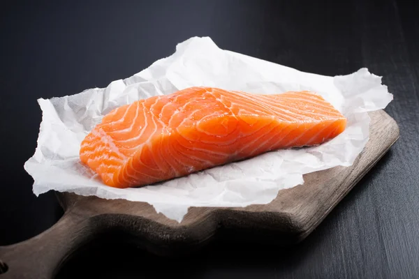 Läckra laxfilé, rik på omega 3 olja — Stockfoto