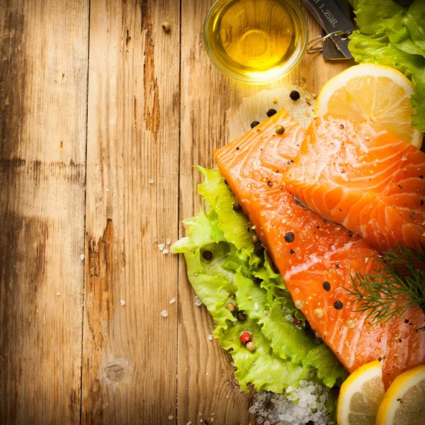 Delicious salmon fillet, rich in omega 3 oil — Stock Photo, Image