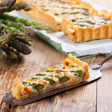kuşkonmaz kiş pecorino ve pastırma ile 