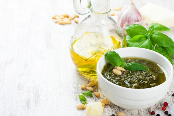 Basil pesto sauce and fresh ingredients — Stock Photo, Image