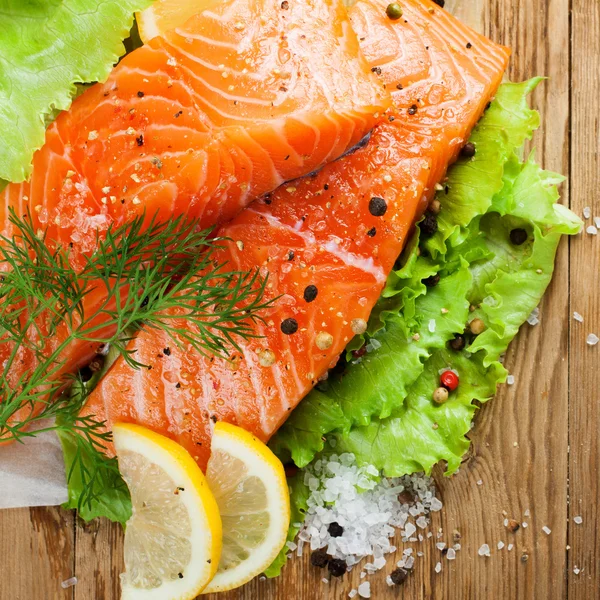 Delizioso filetto di salmone, ricco di olio di omega 3 — Foto Stock