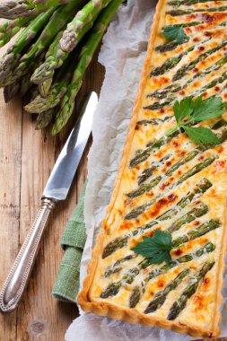  pecorino ve pastırma ile tuzlu tart