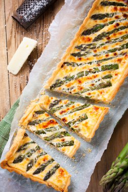 kuşkonmaz kiş pecorino ve pastırma ile 