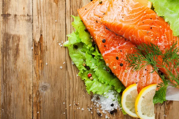 Delicious salmon fillet, rich in omega 3 oil — Stock Photo, Image