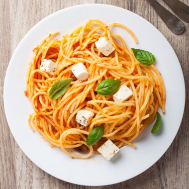 Domates soslu spagetti.