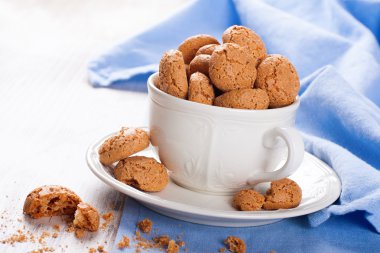 İtalyan badem çerez amaretti 