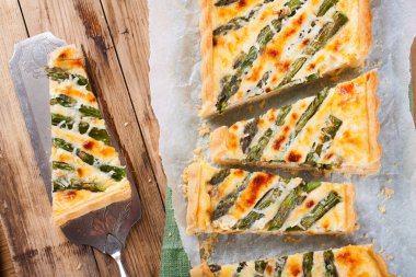 kuşkonmaz kiş pecorino ve pastırma ile 