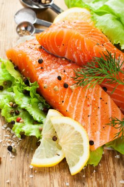 Lezzetli somon fileto, omega 3 yağ içinde zengin
